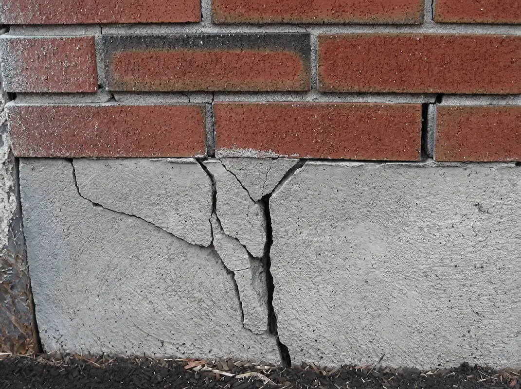 Concrete foundation with serious structural damage in Pueblo, CO
